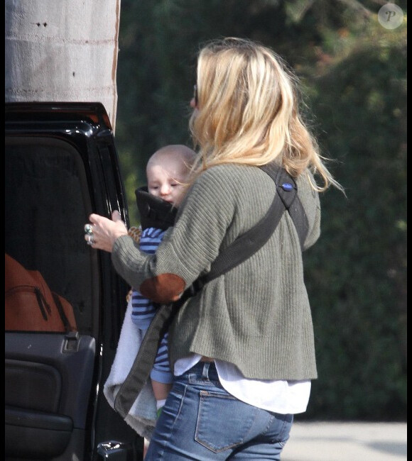 Kate Hudson et son fils Bingham passent une journée ensoleillée à Los Angeles le 7 janvier 2012