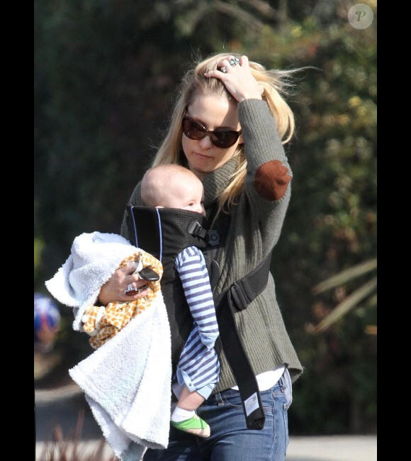 Kate Hudson et son fils Bingham passent une journée ensoleillée à Los Angeles le 7 janvier 2012