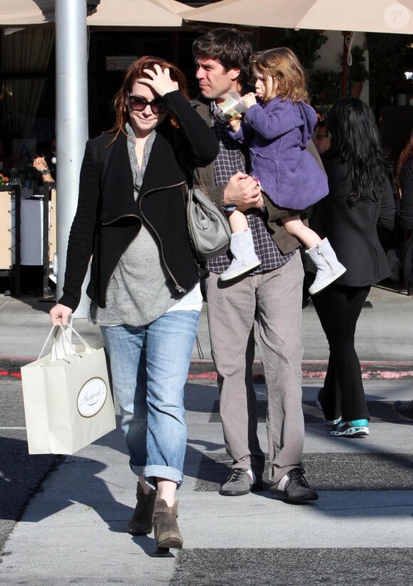 Alyson Hannigan et sa petite famille sont sortis déjeuner au restaurant Il Pastaio à Los Angeles, le 17 janvier 2012.