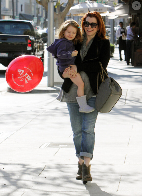 Alyson Hannigan et sa fille Satyana à Los Angeles, le 17 janvier 2012.
