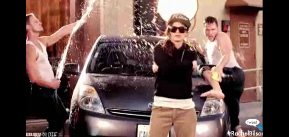 Rachel Bilson dans une vidéo Funny or Die. Capture d'écran