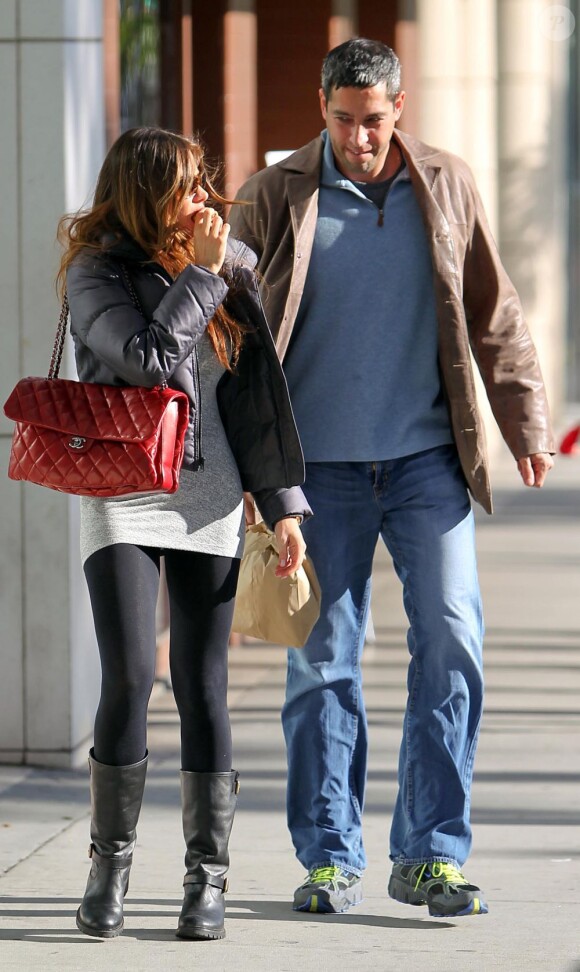 Sofia Vergara et son petit ami Nick Loeb à Beverly Hills, le 21 janvier 2012.
