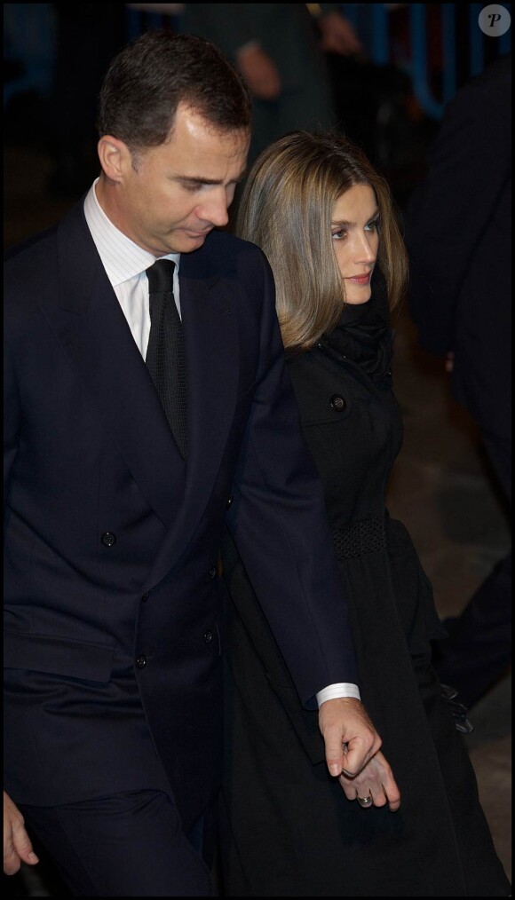 Felipe et Letizia d'Espagne à la cathédrale Santa Maria de la Almudena pour la messe de funérailles à la mémoire de Manuel Fraga Iribarne, décédé le 15 janvier, à Madrid, le 23 janvier 2012.
