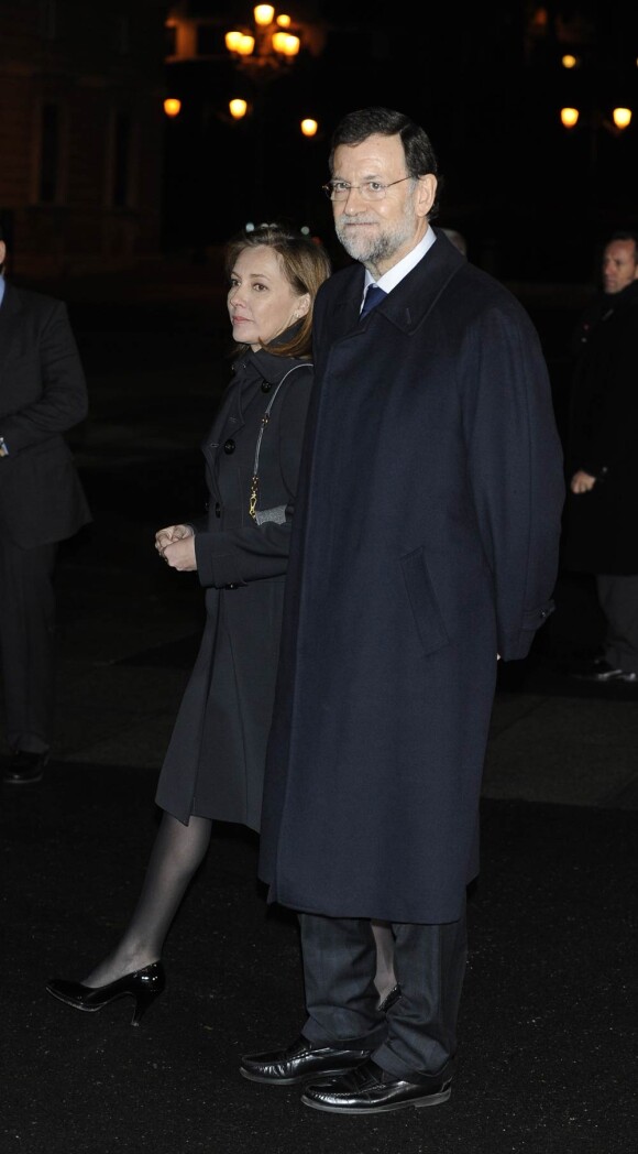 Le Premier ministre Mariano Rajoy et sa femme le 23 janvier 2012 à la cathédrale Santa Maria de la Almudena de Madrid, lors de la messe à la mémoire de Manuel Fraga Iribarne,  décédé le 15 janvier.