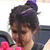 Selena Gomez s'est acheté quelques tulipes dans un supermarché de Los Angeles, le 14 janvier 2012.