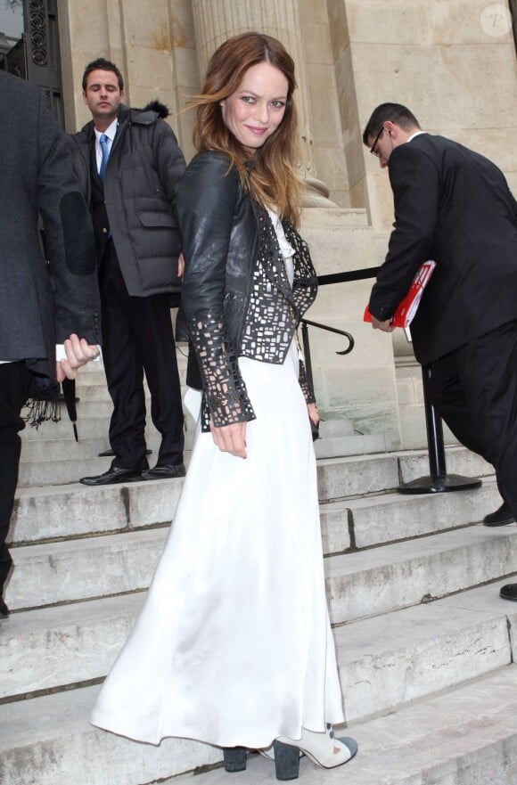 Vanessa Paradis à son arrivée au Défilé Chanel Haute Couture à Paris le 24 janvier 2012