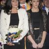 Pauline Ducruet ne quitte pas d'une semelle sa mère la princesse Stéphanie lors du 36e Festival International du Cirque de Monte-Carlo, et assistait avec elle mardi 24 janvier 2012 à la remise des récompenses.