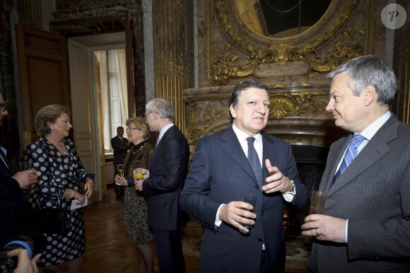 Le roi Albert II et la reine Paola de Belgique, en présence du prince héritier Philippe, recevaient à Laeken les dignitaires des instances européennes pour les voeux du Nouvel An.