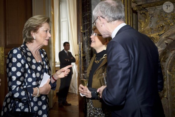 Le roi Albert II et la reine Paola de Belgique, en présence du prince héritier Philippe, recevaient à Laeken les dignitaires des instances européennes pour les voeux du Nouvel An.