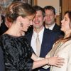 Les deux princesses sont bien complices ! La princesse Mary et le prince Frederik de Danemark étaient les hôtes de la princesse Mathilde et du prince Philippe de Belgique le 26 janvier 2012 à Bruxelles, pour un concert de jazz marquant le début de la présidence danoise du Conseil européen.