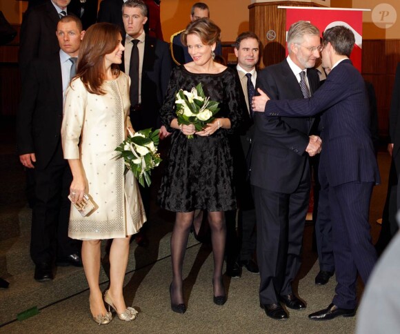 Mary et Frederik de Danemark étaient les hôtes de la princesse Mathilde et du prince Philippe de Belgique le 26 janvier 2012 à Bruxelles, pour un concert de jazz marquant le début de la présidence danoise du Conseil européen.