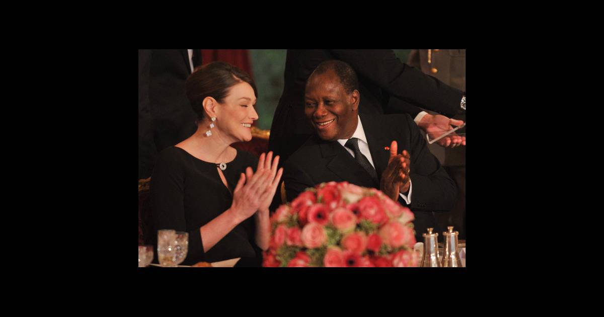 Carla Bruni-Sarkozy et Nicolas Sarkozy reçoivent le ...