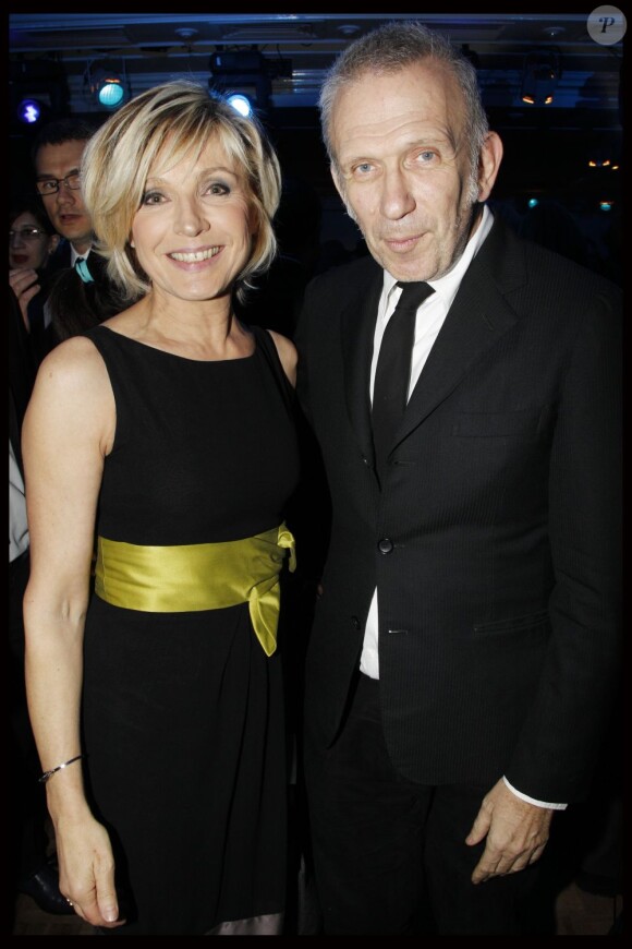 Evelyne Dhéliat et Jean-Paul Gaultier lors du Dîner de la mode pour le Sidaction, le 26 janvier 2012
