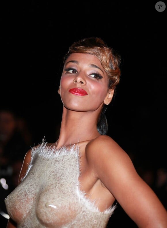 Shy'm, dans une création Franck Sorbier très audacieuse, a marqué les esprits lors des 13e NRJ Music Awards le 28 janvier 2012, à Cannes, où elle a reçu le prix de l'Interprète féminine francophone de l'année.