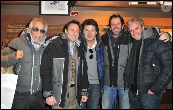 Gérard Darmon, Aymeric Franco (directeur général de la marque), Philippe Lellouche, Christian Vadim et David Brécourt, dans la boutique LOOK à Paris le 1er février 2012