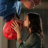 Les plus beaux baisers du cinéma
Le baiser à l'envers échangé dans "Spiderman" est devenu tellement célèbre qu'il est repris dans les séries, comme ici dans "Newport Beach" entre Adam Brody et Rachel Bilson