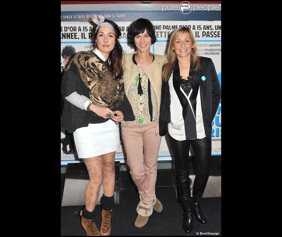 Annelise Hesme, Clotilde Hesme et Elodie Hesme à l&#039;avant-première de  JC comme Jésus Christ , à Paris le 6 février 2012.