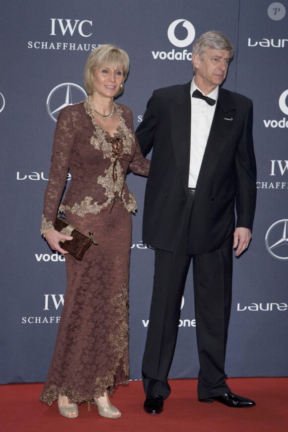 Arsène Wenger et sa femme Annie Brosterhous.
La cérémonie des Laureus World Sports Awards 2012, qui s'est déroulée le 6 février à Londres avec Clive Owen en maître de cérémonie, a notamment consacré Novak Djokovic Sportif de l'année, devant un parterre de légendes et de couples stars du sport.