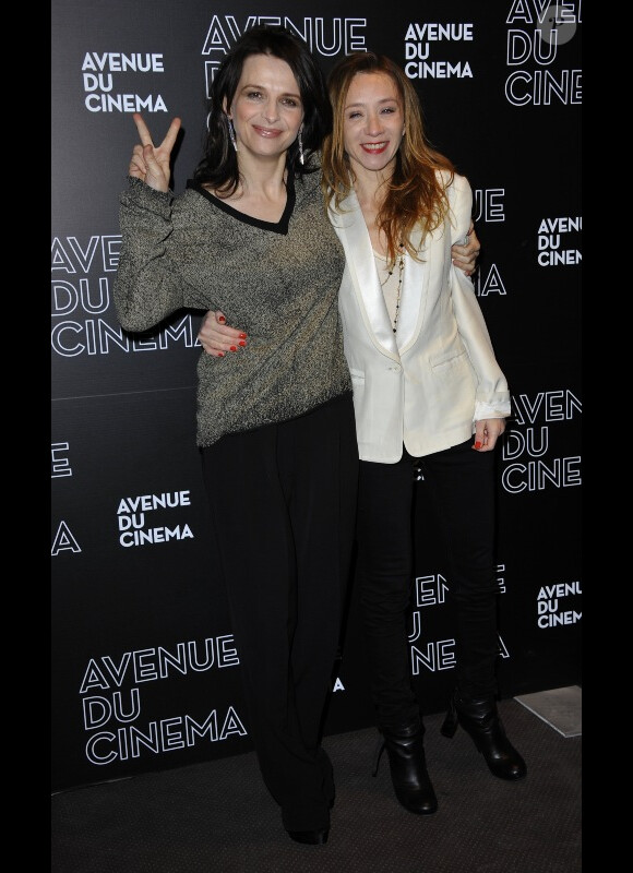 Sylvie Testud et Juliette Binoche à l'avant-première de La Vie d'une autre, à Paris le 7 février 2012.