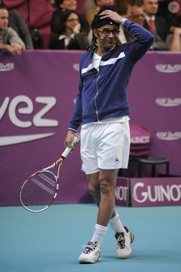 Yannick Noah et son bonnet, comme l'an passé !
Amélie Mauresmo organisait le 7 février 2012, dans le cadre du 20e Open GDF Suez, la seconde édition de sa soirée Amélie and friends, au profit de l'Institut Curie, avec Yannick Noah, Henri Leconte, Mansour Bahrami, Fabrice Santoro, Michèle Laroque, Pascal Elbé, Franck Dubosc, Ary Abittan et Mary Pierce.