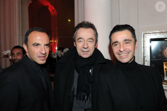 Nikos Aliagas, Michel Denisot et Ariel Wizman lors du 25e anniversaire de TV Magazine le 8 févrir 2012 au Plaza Athenée à Paris
