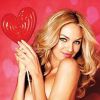 Candice Swanepoel aime les sucettes. Vive la St-Valentin !