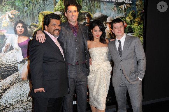 Luis Guzman, Brad Peyton, Vanessa Hudgens et Josh Hutcherson lors de l'avant-première de Voyage au centre de la Terre 2 : L'île mystérieuse, à Paris le 12 février 2012.