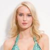 Adriana Cernanova, sirène dans un bikini bleu-vert pour Nordstorm.