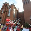 Devant le Whigham Funeral Home à Newark où le corps de Whitney Houston est arrivé lundi 13 février 2011.