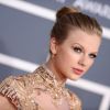 Le chignon de danseuse revisité par Taylor Swift lors de la cérémonie des Grammy Awards 2012 à Los Angeles.