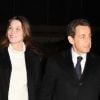 Nicolas Sarkozy et Carla Bruni arrivent dans les locaux de TF1 juste avant sa déclaration au journal télévisé de 20 heures de Laurence Ferrari, à Paris, le 15 février 2012.