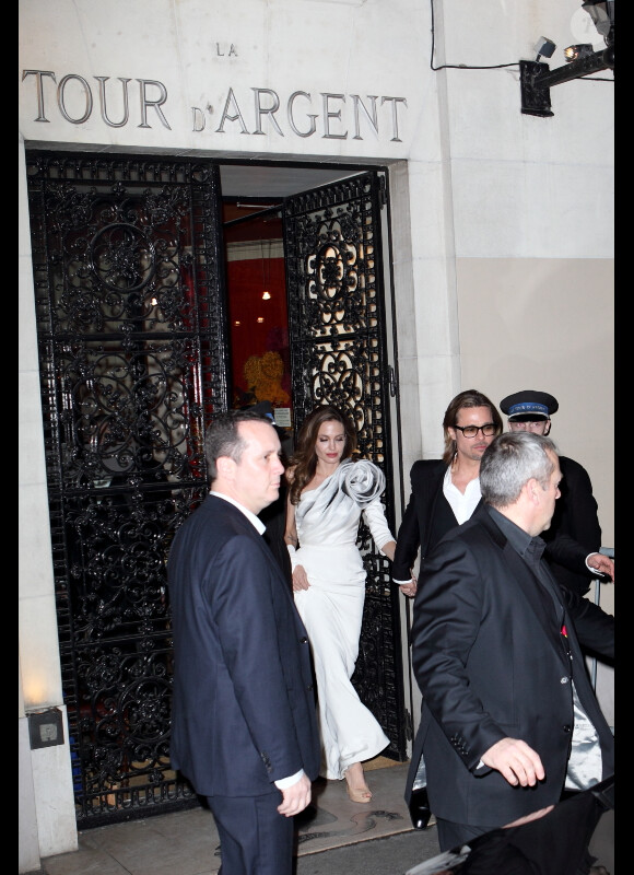 Angelina Jolie et Brad Pitt ont dîné à la Tour d'argent à Paris le 16 février 2012