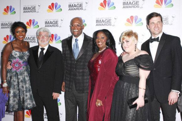 George Lucas en famille et Samuel L. Jackson, à la soirée des NAACP Awards, à Los Angeles, le vendredi 17 février 2012.