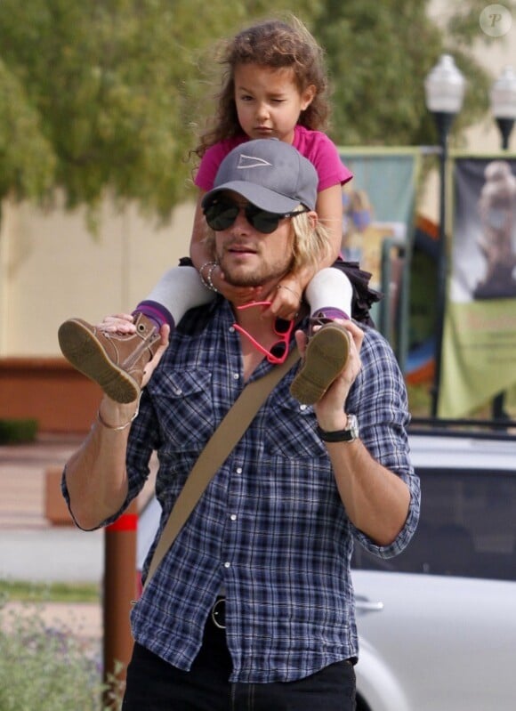 Gabriel Aubry et sa fille Nahla, le 19 février 2012 à Los Angeles