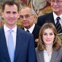 Letizia d'Espagne sobre et élégante pour soutenir son Felipe