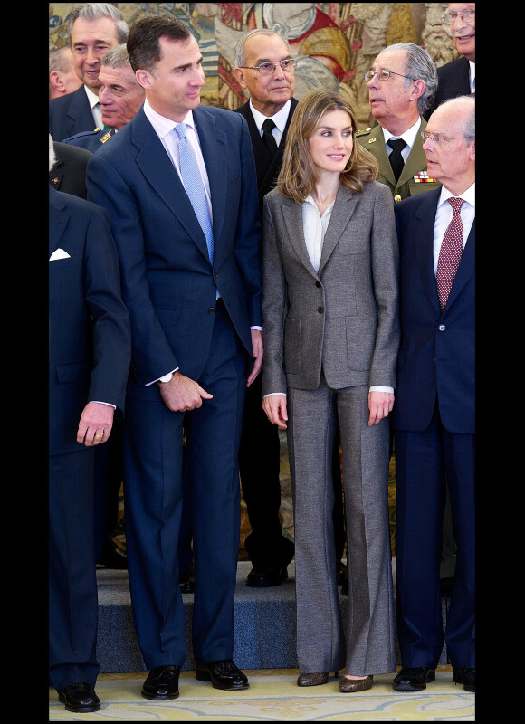 Letizia et Felipe d'Espagne, toujours complices, en audience au palais de Zarzuela, à Madrid, le 21 février 2012