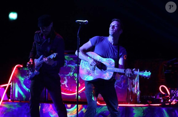 Coldplay sur la scène des Brit Awards, à Londres, le 21 février 2012.