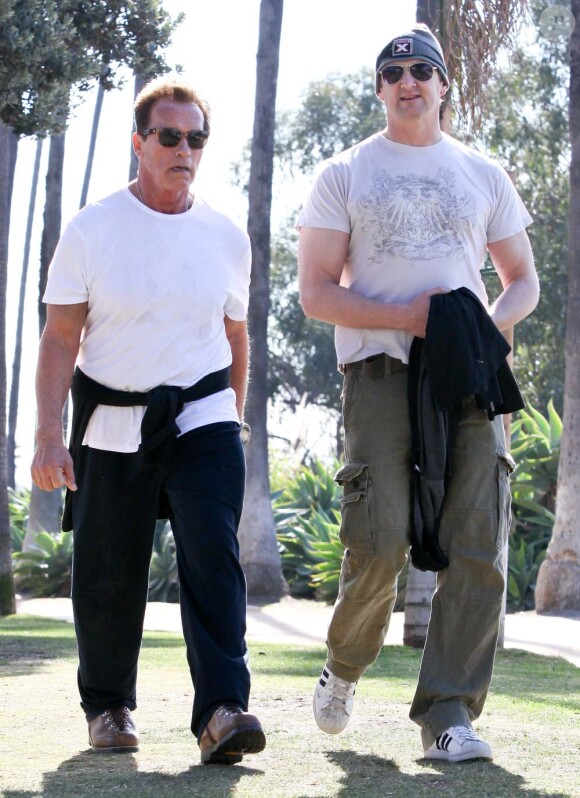 Arnold Schwarzenegger près de la plage, à Los Angeles, le 22 février 2012.
