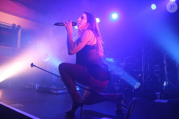 Mel C, toujours aussi souple, en concert au Club Academy de Manchester le 25 février 2012. L'ex-Spice Girl a sorti en 2011 son cinquième album, The Sea.