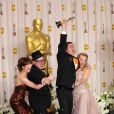 William Joyce et Brandon Oldenburg, avec les actrices de Mes meilleures amies, dans la salle de presse des Oscars le 26 février 2012