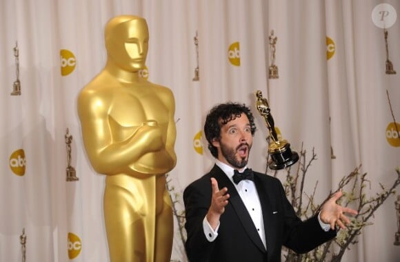 Brett McKenzie dans la salle de presse des Oscars le 26 février 2012