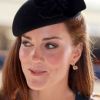La reine Elizabeth II et Catherine, duchesse de Cambridge, arrivent à Leicester, sublime, le 8 mars  2012