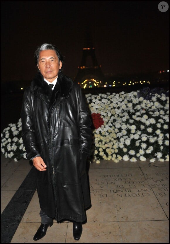 Kenzo Takada lors de la cérémonie de recueillement pour le premier anniversaire du tsunami japonais. Paris, le 11 mars 2012.