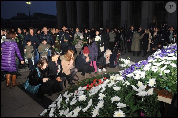 Cérémonie de recueillement pour le premier anniversaire du tsunami japonais de Fukushima. Paris, le 11 mars 2012.