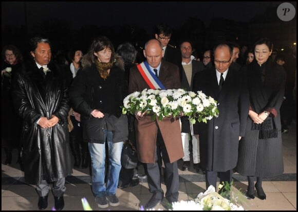 Kenzo Takada, Jane Birkin, Christophe Girard, Son Excellence l'ambassadeur Ichiro Komatsu et sa femme à Paris, le 11 mars 2012.