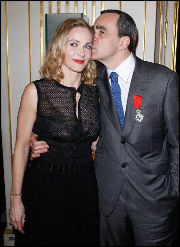 La belle Babsie Steger et son mari Takis Candilis, fait chevalier de l'ordre de la Légion d'honneur, lors de la remise de décorations au ministère de la Culture, le 14 mars 2012, à Paris