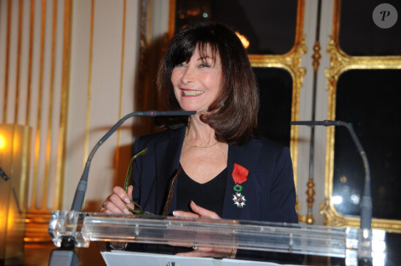 Muriel Rosé a été faite chevalier de l'ordre de la Légion d'honneur par  Frédéric Mitterrand lors de la remise de décorations au ministère de la  Culture, le 14 mars 2012, à Paris