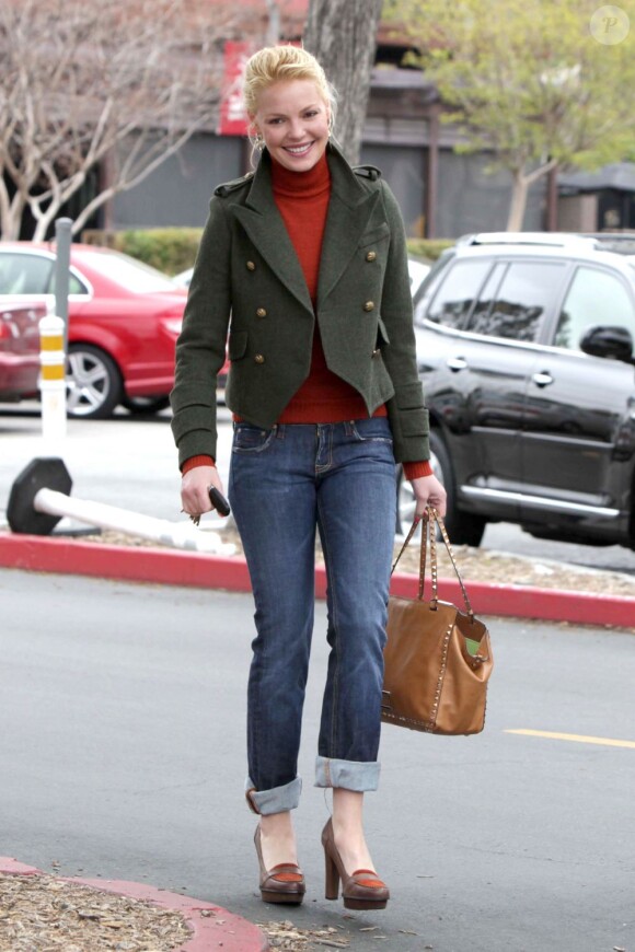 La pétillante Katherine Heigl est allée déjeuner chez P.F. Chang's avec sa mère Nancy. Woodland Hills, le 16 mars 2012.