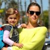 Alessandra Ambrosio, enceinte, emmène Anja à l'école, à Los Angeles, le 20 mars 2012