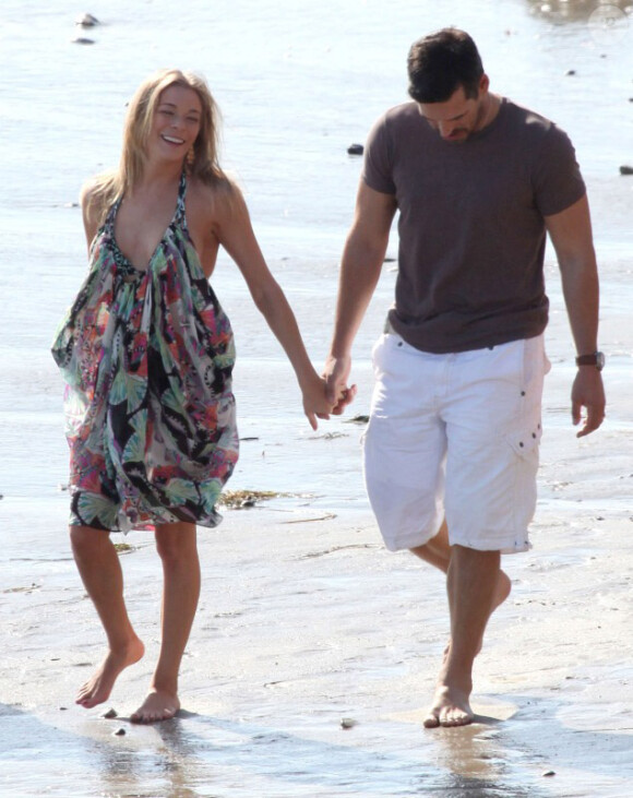 LeAnn Rimes et Eddie Cibrian à la plage à Malibu le 7 mars 2012